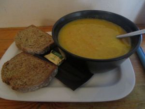 Split pea soup and bread - Dublin