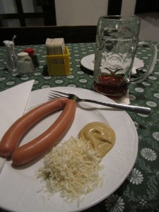 Frankfurter w/mustard and horseradish