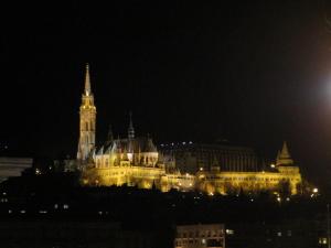 Fisherman's Bastion & Matthias Church - Budapest